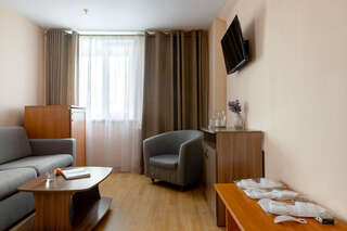 Гостиница Арена Москва Двухкомнатный номер c раздельными кроватями категории "Стандарт"-4