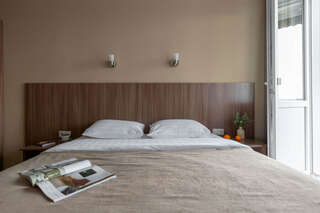 Гостиница Арена Москва Супериор 2-комнатный (двуспальная кровать и диван)-3