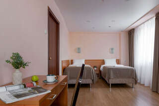 Гостиница Арена Москва Двухкомнатный номер c раздельными кроватями категории "Стандарт"-2