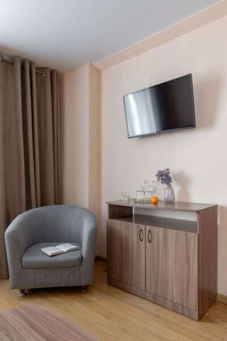 Гостиница Арена Москва Двухкомнатный номер c раздельными кроватями категории "Стандарт"-9